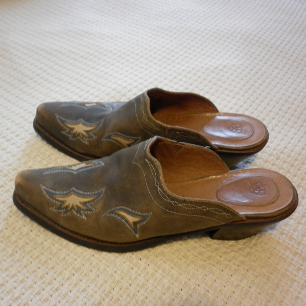 Ariat cowboy mules